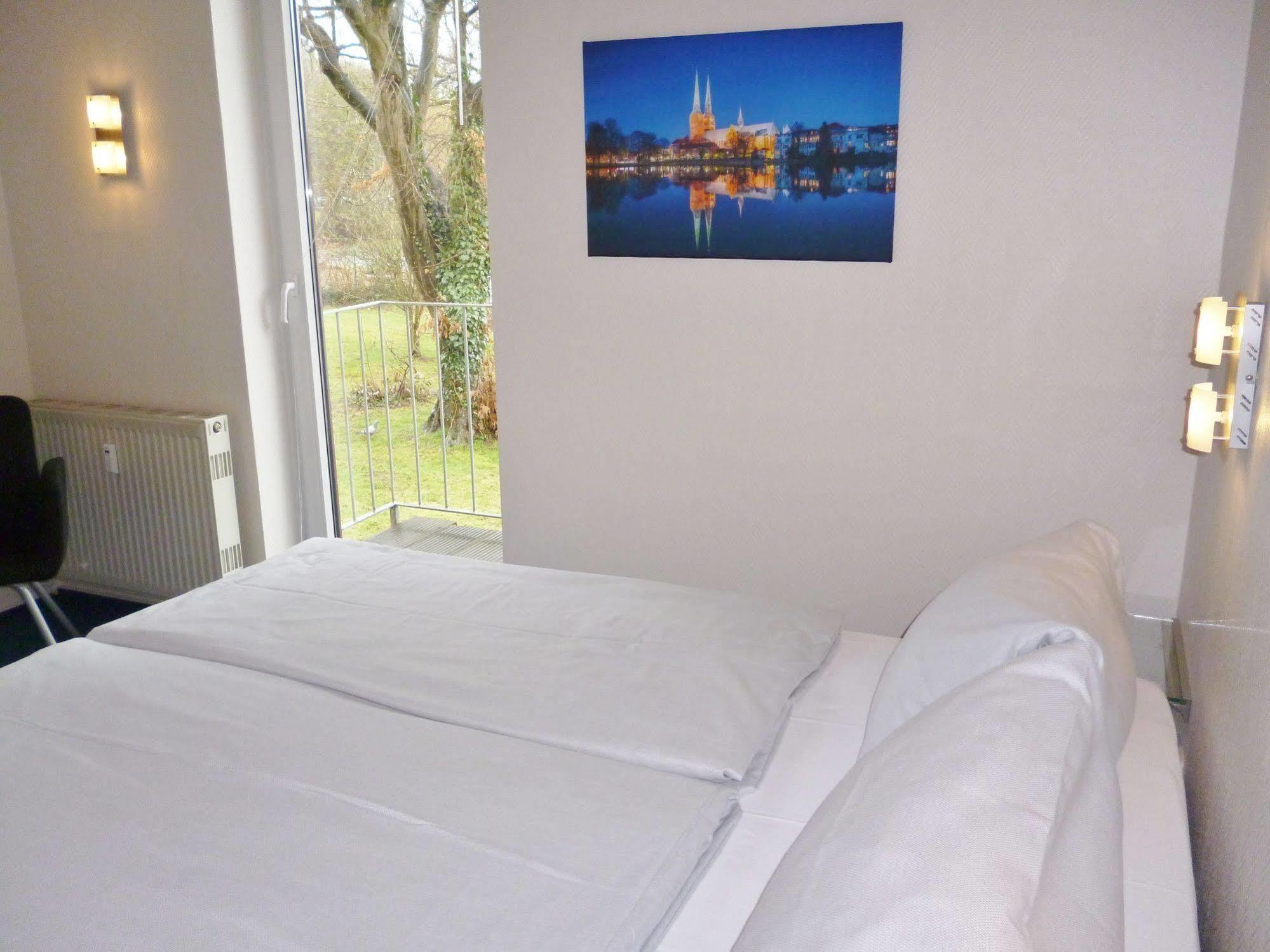 Hotel Am Muehlenteich Lübeck Dış mekan fotoğraf